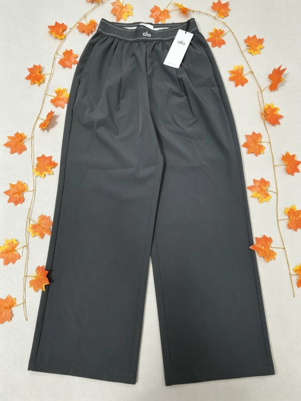 🦈NWT ALO Yoga Dark Grey Trousers Suit Up🤳Regular 30" InSeam